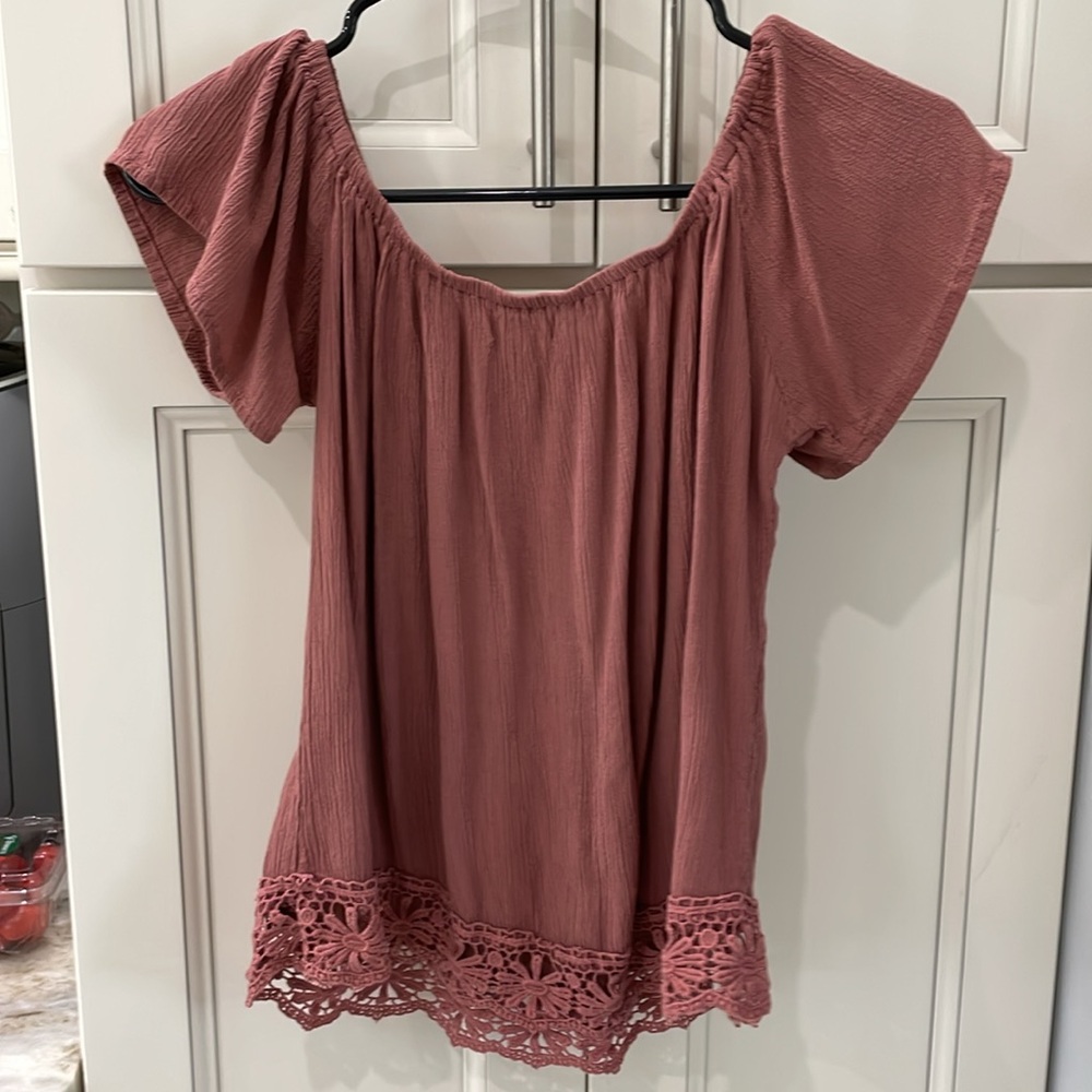 Cute flutter sleeve dusty, rose top - Picture 3 of 3